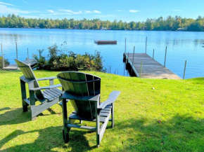 91WR Lake vibes and views at this waterfront home in the the White Mountains! Rest, relax, explore!